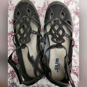 Jbu womans shoes size 9
